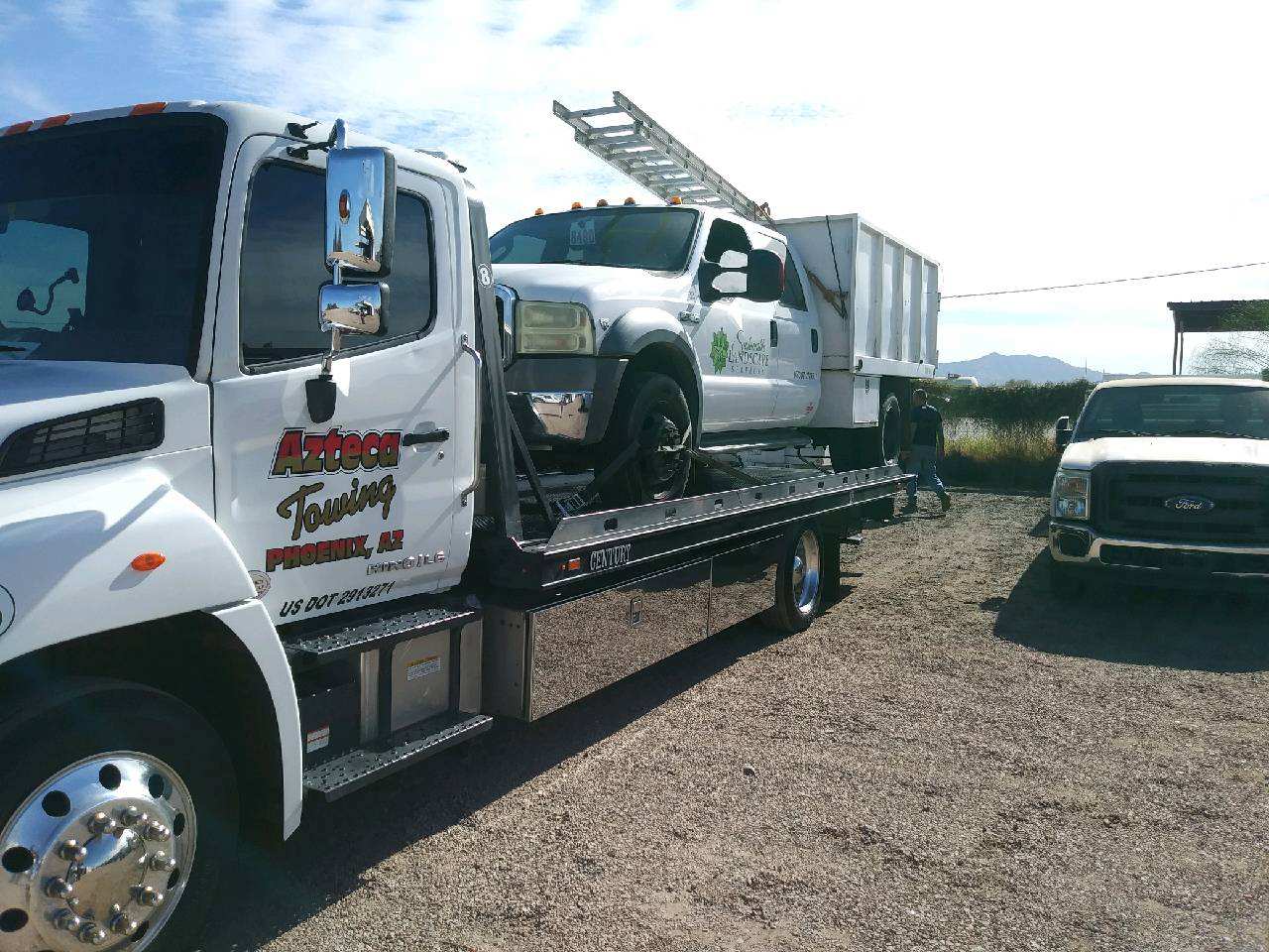 Can the Towing Service be reached 24/7?